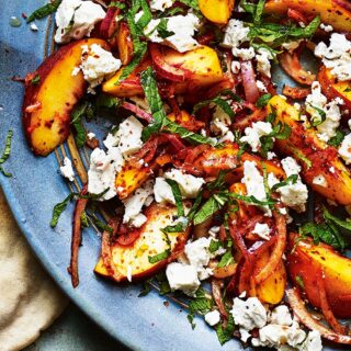 Salade pêche, feta et menthe d&rsquo;Ottolenghi